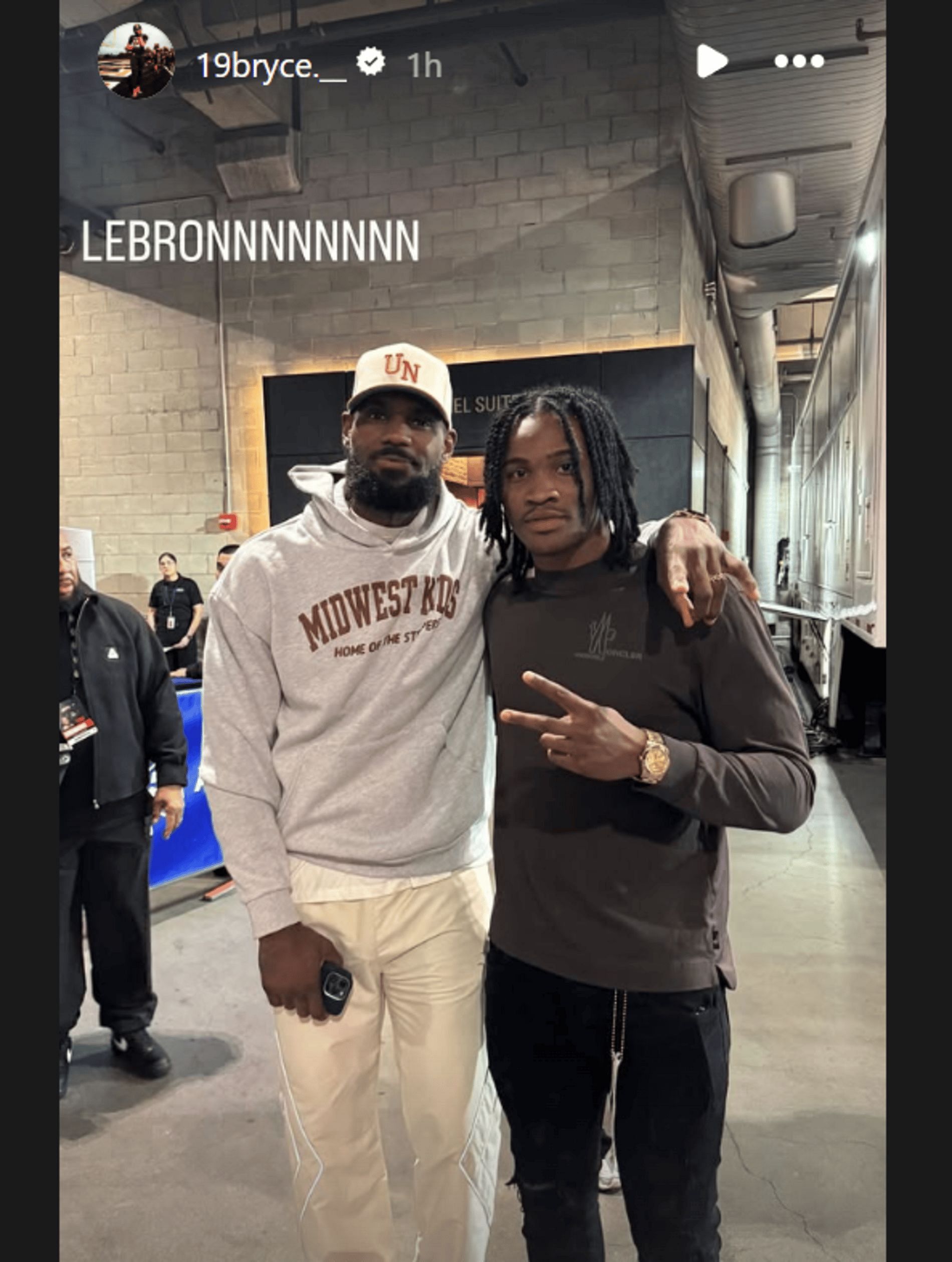 Bryce Underwood reacts to meeting basketball superstar LeBron James (Source: Instagram/ 19bryce.__)