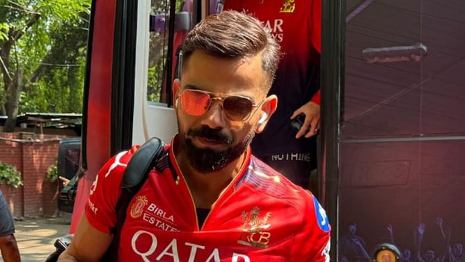 Virat Kohli gives autographs and clicks selfies with Karnataka wheelchair cricket team at RCB Unbox event ahead of IPL 2025 [Watch]