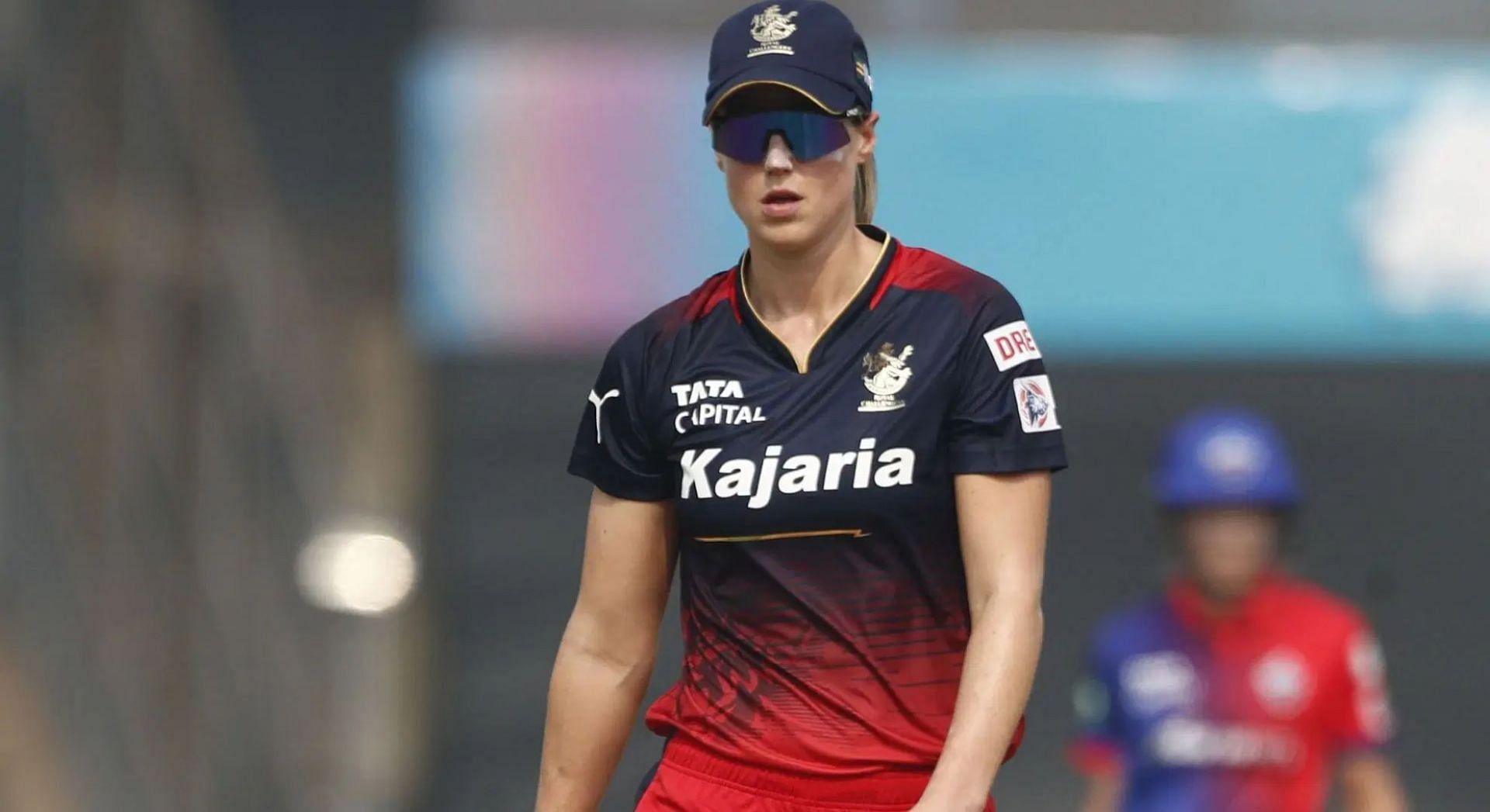 Ellyse Perry pulls off a blinder to send Meg Lanning packing for 2 in DC vs RCB WPL 2025 match [Watch]