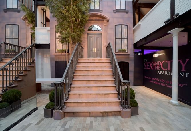 Where is SATC’s Carrie Bradshaw’s apartment located? Residence owner confronts tourists