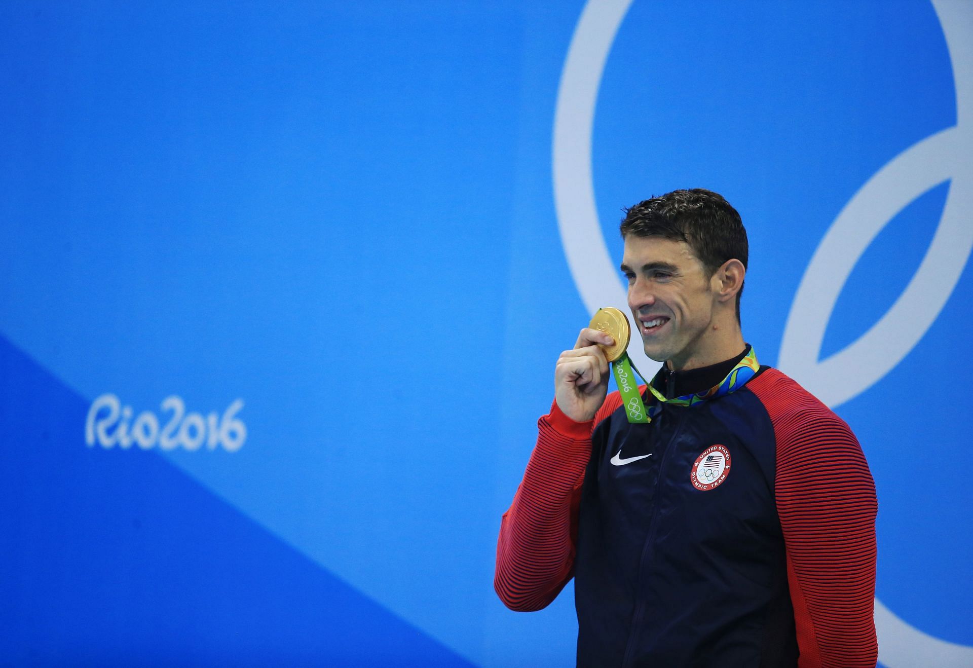 Phelps with his 200m Butterfly gold medal on the fourth day of the 2016 Rio Olympics (Image via: Getty Images)