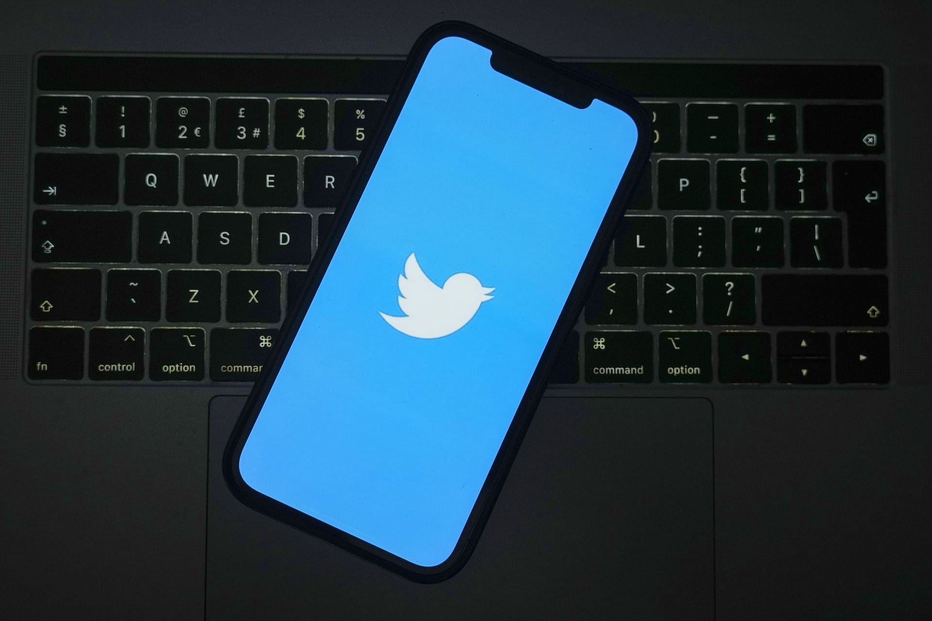 Twitter Removes Large Number Of Blue Verification Checks - Source: Getty