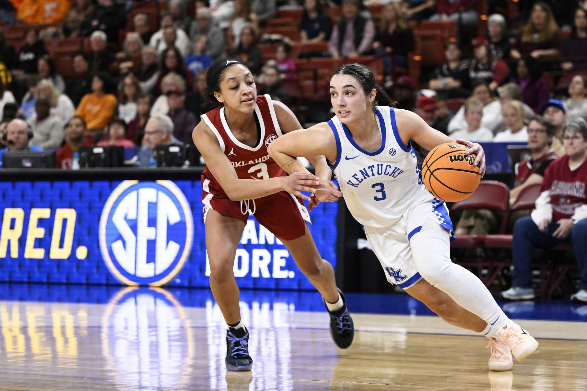 Georgia Amoore (#3) of the Kentucky Wildcats dribbles against Zya Vann (#3) of the Oklahoma Sooners in the third quarter during the quarterfinal round of the SEC women&#039;s basketball tournament at Bon Secours Wellness Arena on March 07, 2025 in Greenville, South Carolina. Photo: Getty