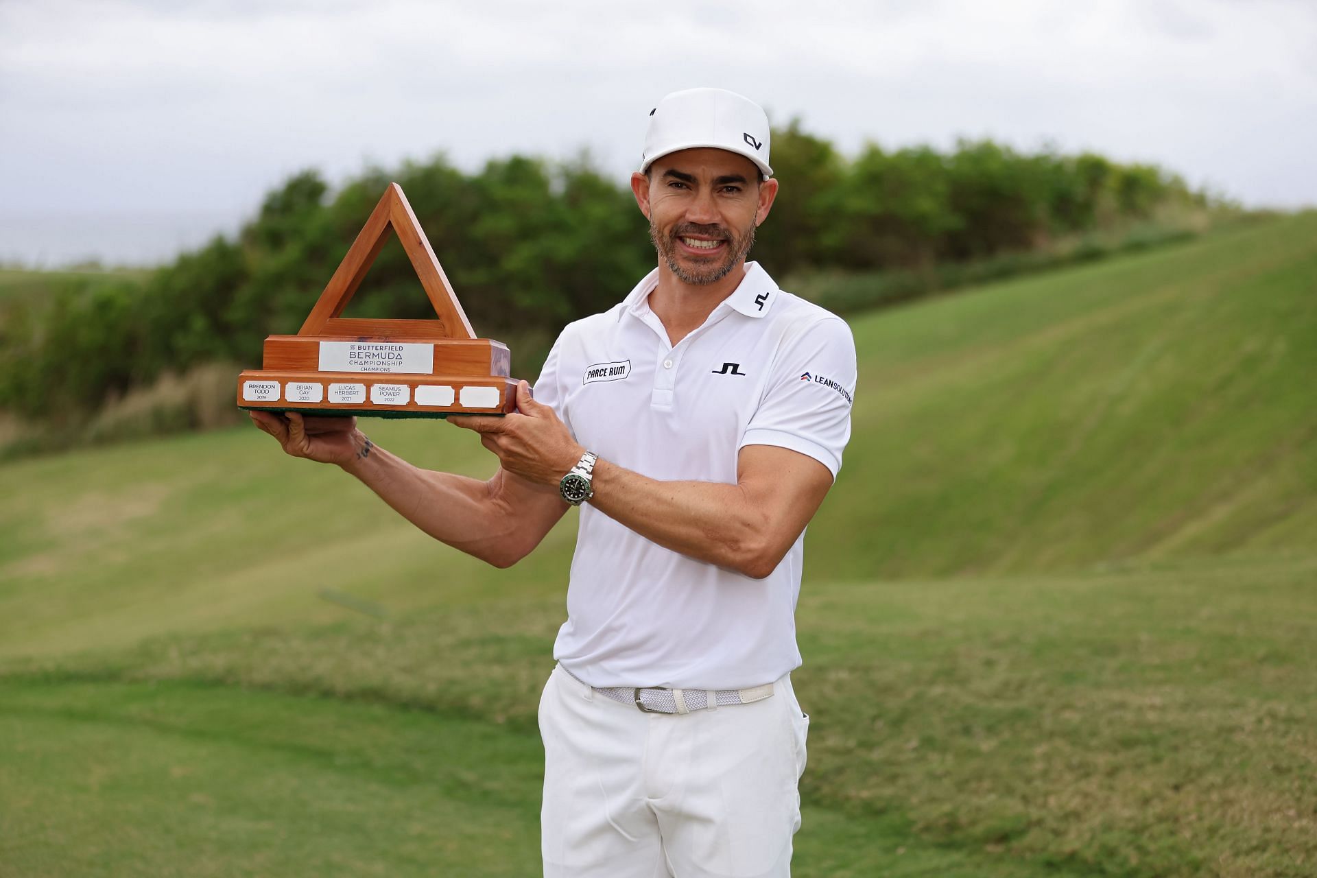 Villegas after winning the 2023 Butterfield Bermuda Championship (via Getty)