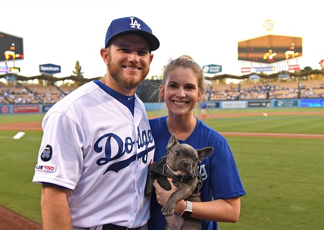 Dodgers star Max Muncy reacts to wife Kellie's massive surprise for him