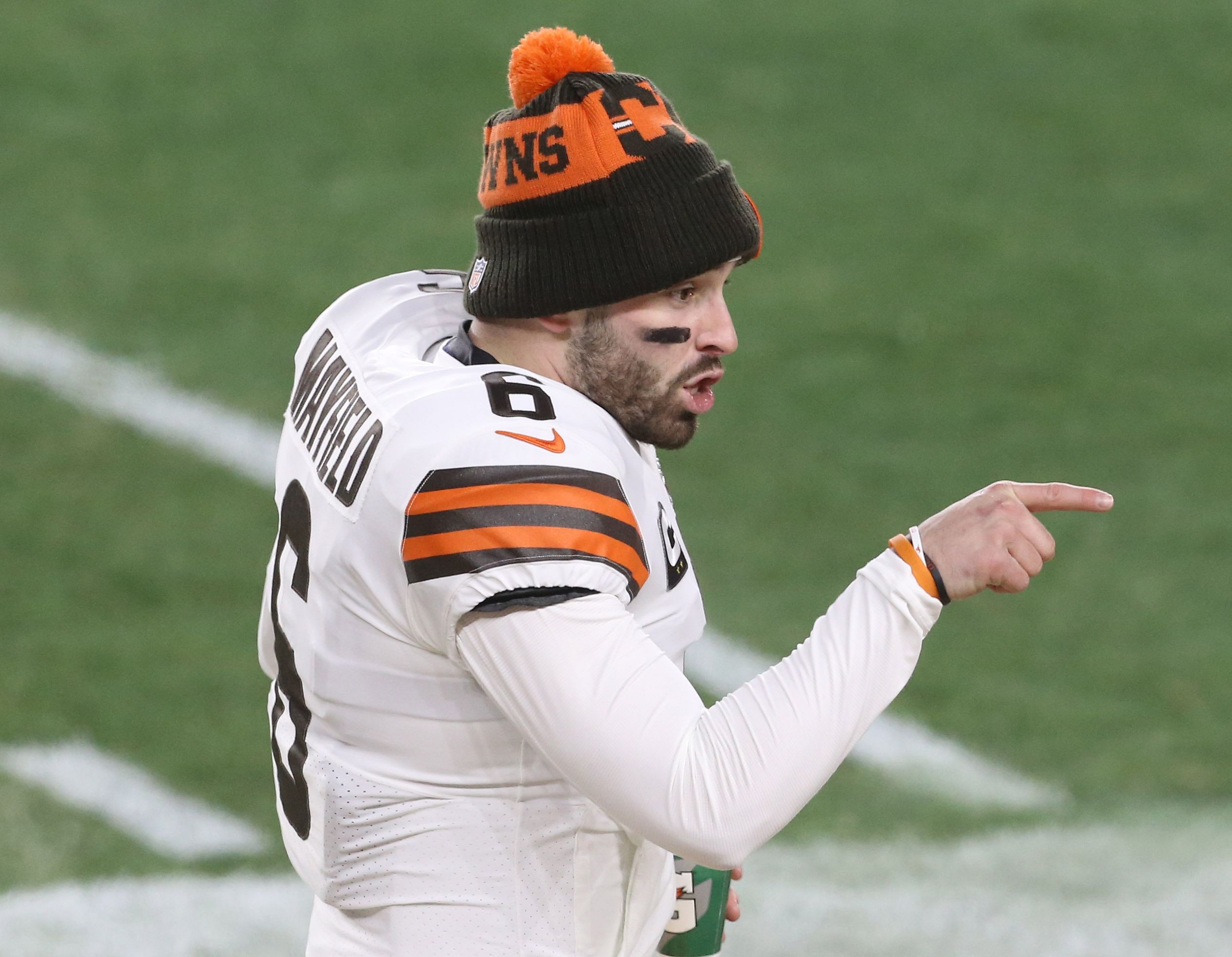 Jan 10, 2021; Pittsburgh, PA, USA; Cleveland Browns quarterback Baker Mayfield (6) reacts against the Pittsburgh Steelers in the first quarter of an AFC Wild Card playoff game - Source: Imagn