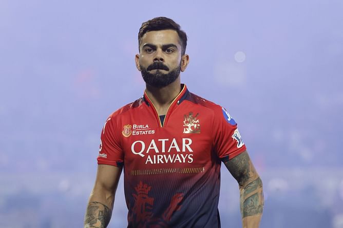 IPL 2025: KKR vs RCB मैच में क्या विराट कोहली ने की बॉलिंग? फैंस हुए कंफ्यूज, जानें पूरा मामला