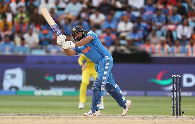 IND vs AUS : रोहित शर्मा बने सबसे ज्यादा छक्के लगाने वाले बल्लेबाज, विस्फोटक बल्लेबाज का तोड़ा रिकॉर्ड