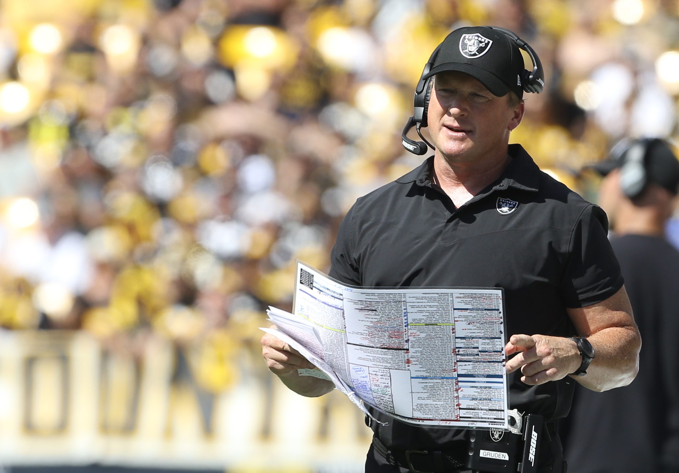 WATCH: Kentucky HC Mark Pope surprises former Raiders HC Jon Gruden with Wildcats swag ahead of March Madness