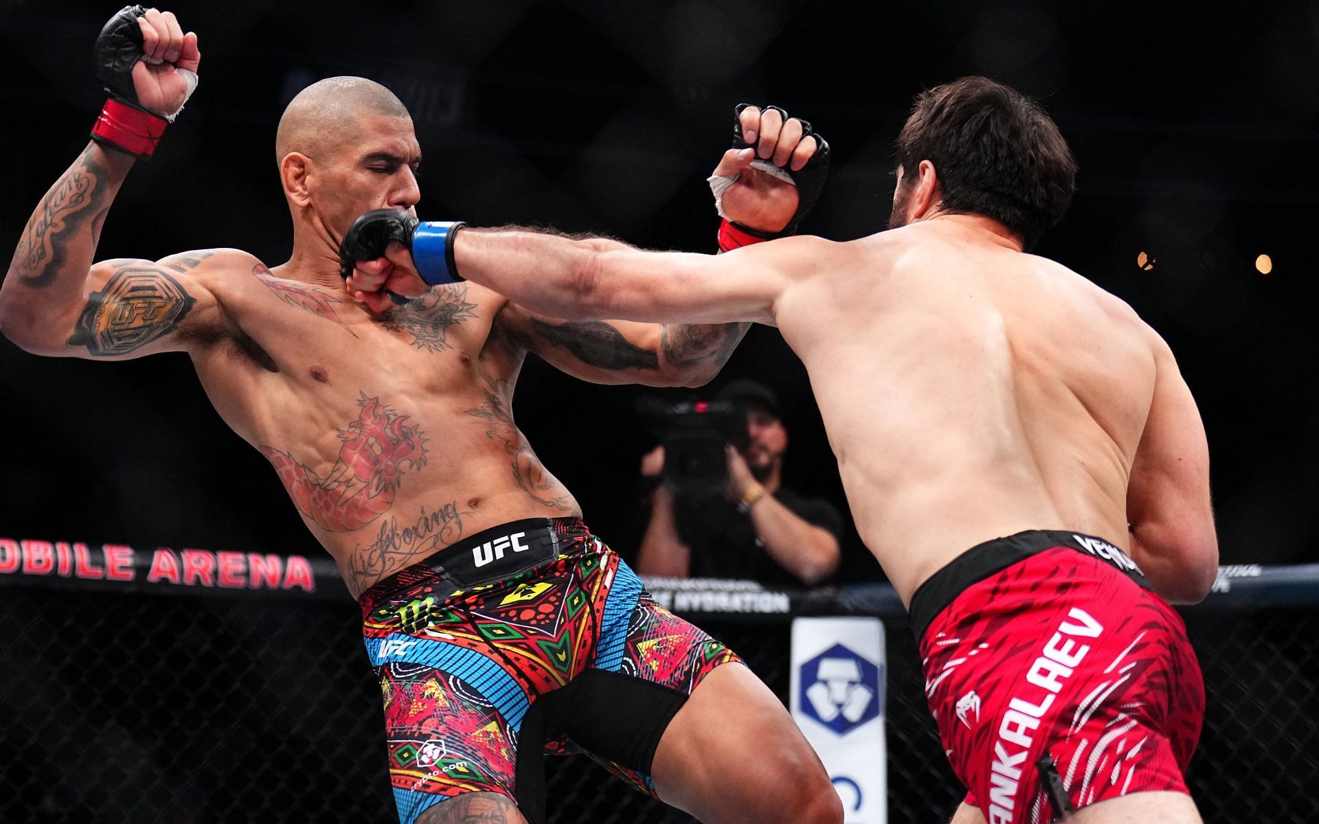 Alex Pereira did not perform at his best at UFC 313 [Image: @ufc on X]