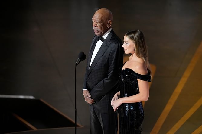 “I know a little bit”: Las Vegas Grand Marshal Morgan Freeman opens up on his NASCAR racing experience