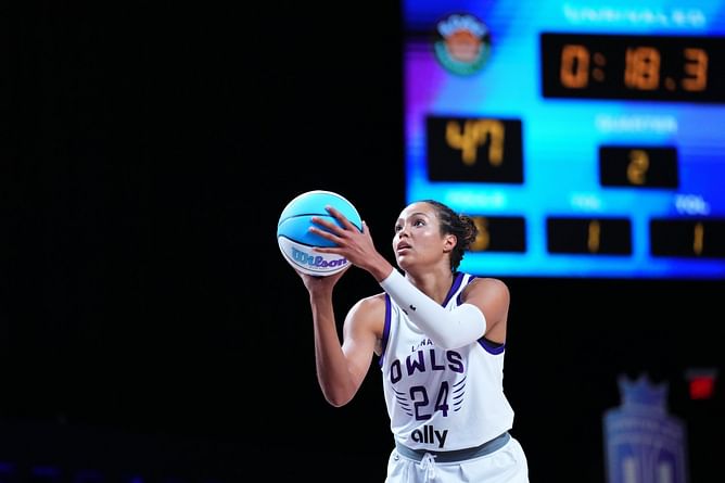 Is Napheesa Collier playing tonight against Vinyl BC? Latest on Lunar Owls superstar's status (Unrivaled 2025 playoffs, March 16)