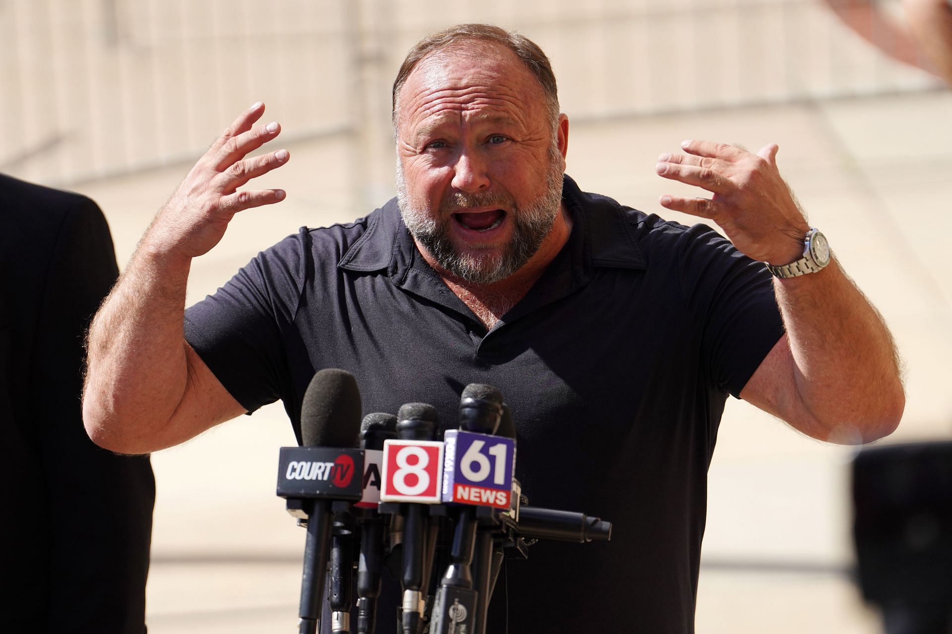 Alex Jones Speaks To The Media Outside The Sandy Hook Trial In Waterbury, Connecticut (Image via Getty)