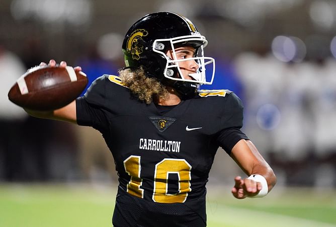 "Next legendary QB": Colorado fans fired up after JuJu Lewis hits Shedeur Sanders' iconic watch celly