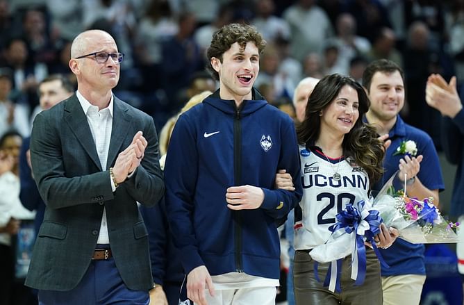 IN PIC: Dan Hurley's wife Andrea pulls out "portable washing machine" as UConn falls against Creighton