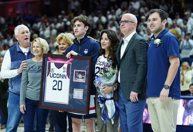 "This is ridiculous, it's a stupid game, snap out of it!": Dan Hurley's wife Andrea reveals how she helps him cope with tough times at UConn