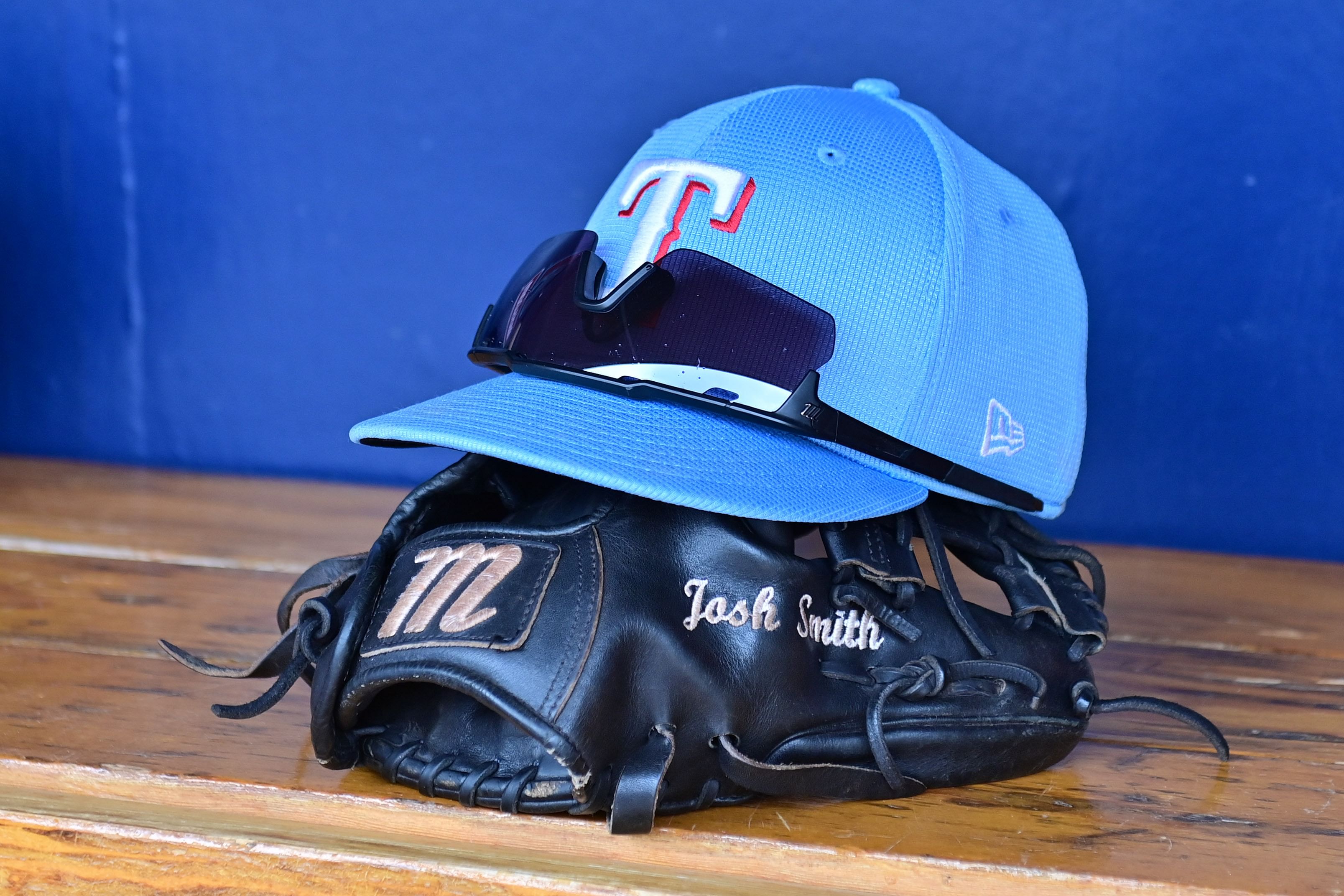 Texas Rangers hats are selling like wildfire (Imagn)