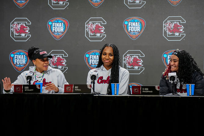 Dawn Staley makes her feelings known on Bree Hall-Maddison Booker beef as South Carolina beat Texas to win SEC championship