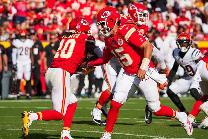 “We have a mediocre run game” - Chiefs fans react to upsetting stat about Kansas City’s RBs in Patrick Mahomes era