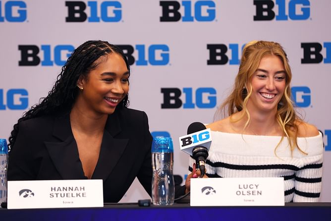 WATCH: Iowa hoopers Kylie Feuerbach, Hannah Stuelke, Lucy Olsen & more celebrate "Happy Sunday" after Hawkeyes become No. 6 seed
