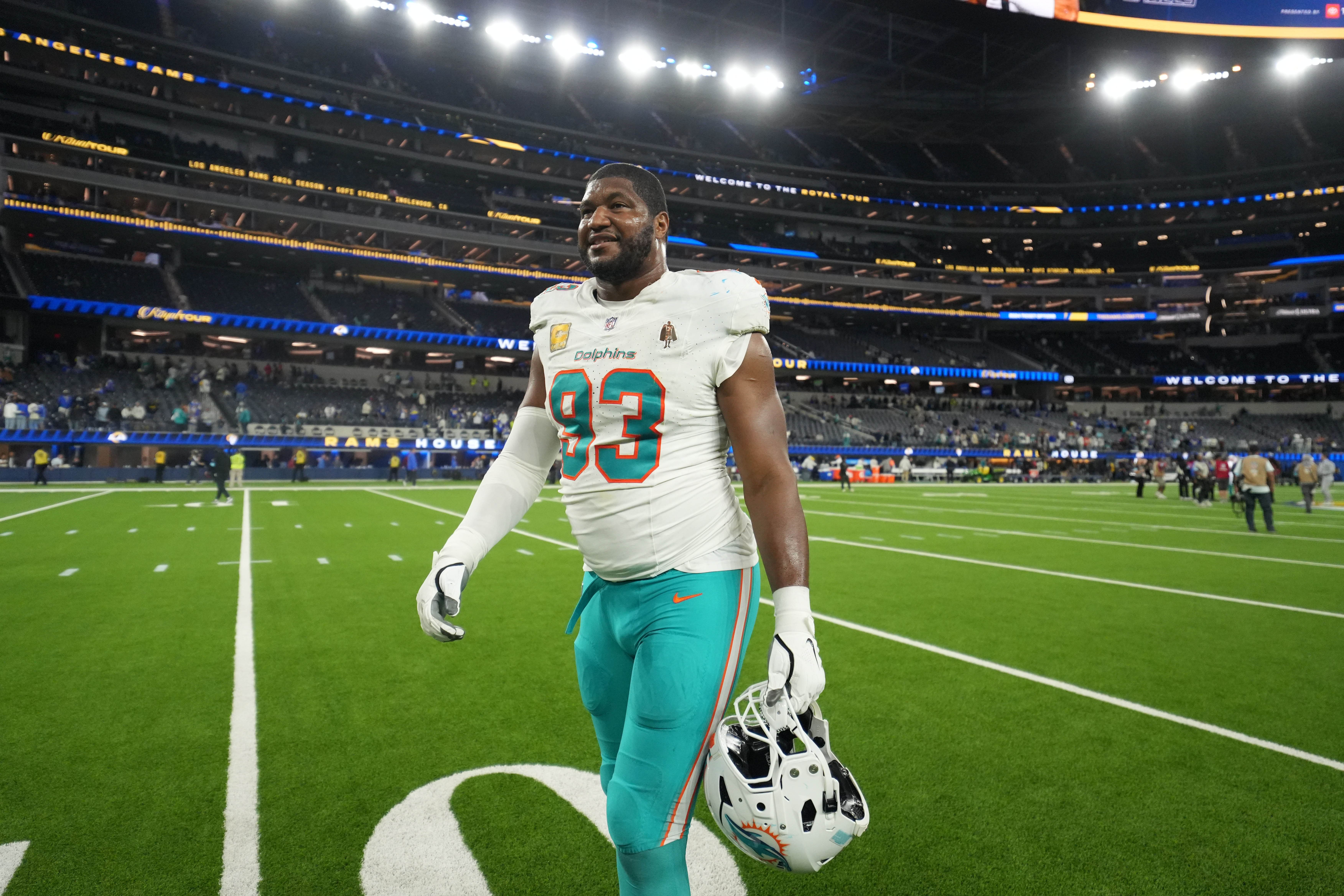 Miami Dolphins defensive tackle Calais Campbell - Source: Imagn