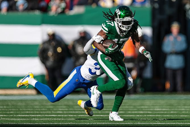 “Still a number one wide receiver” - Davante Adams’ former teammate puts pressure on Bills, Chargers, Packers to sign star WR