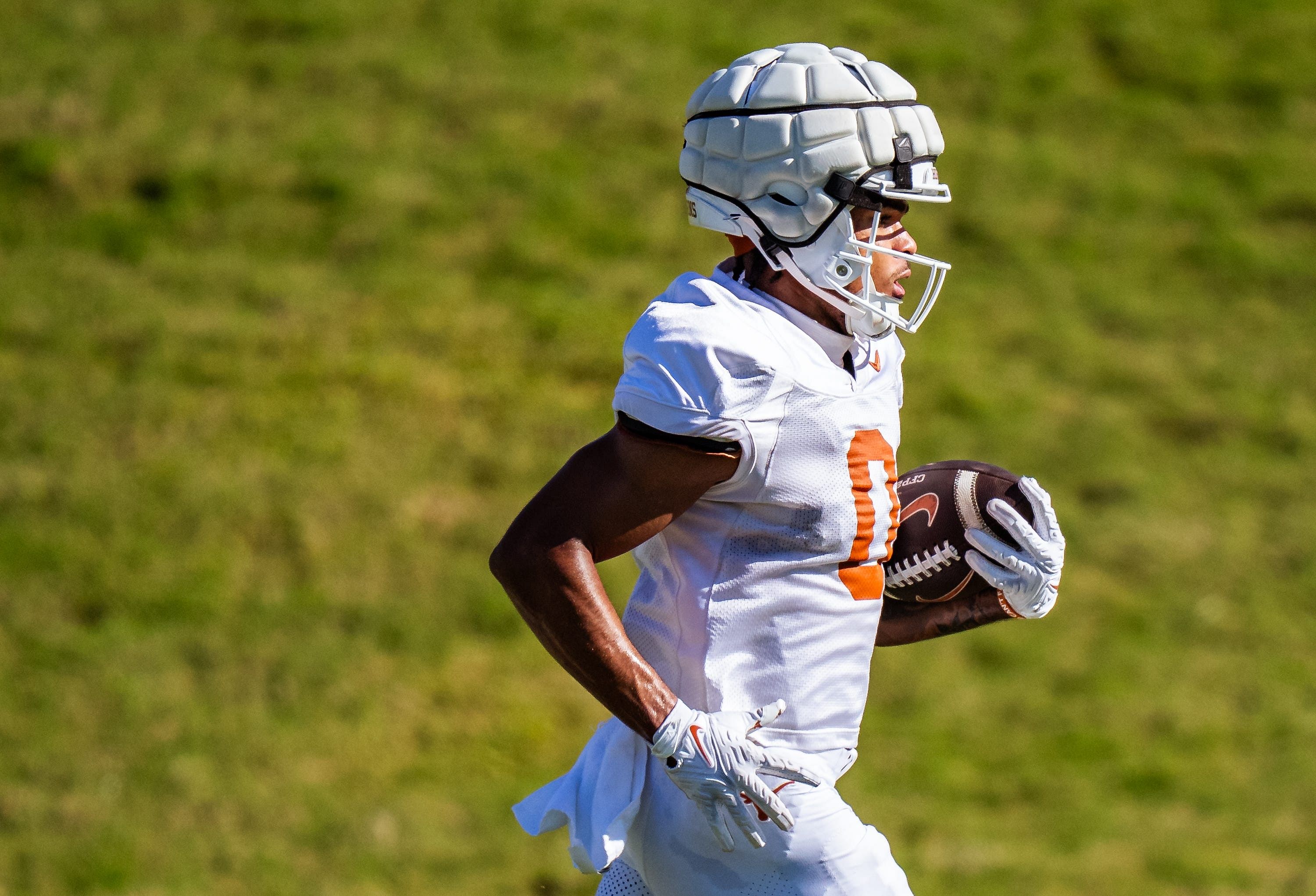 DeAndre Moore Jr. Injury Update: Texas analysts break down impact of ...