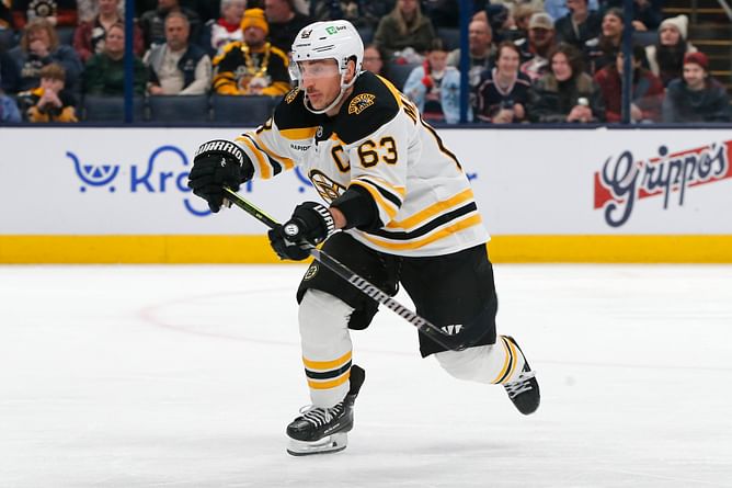 Rob Gronkowski makes his feelings extremely clear about Brad Marchand's shocking Boston departure