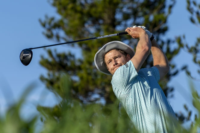 'Speechless' Peter Malnati recalls the first time he played with Tiger Woods on tour: "You're handling this well"