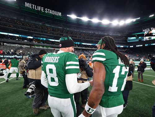 Davante Adams with Aaron Rodgers (Source: Imagn)