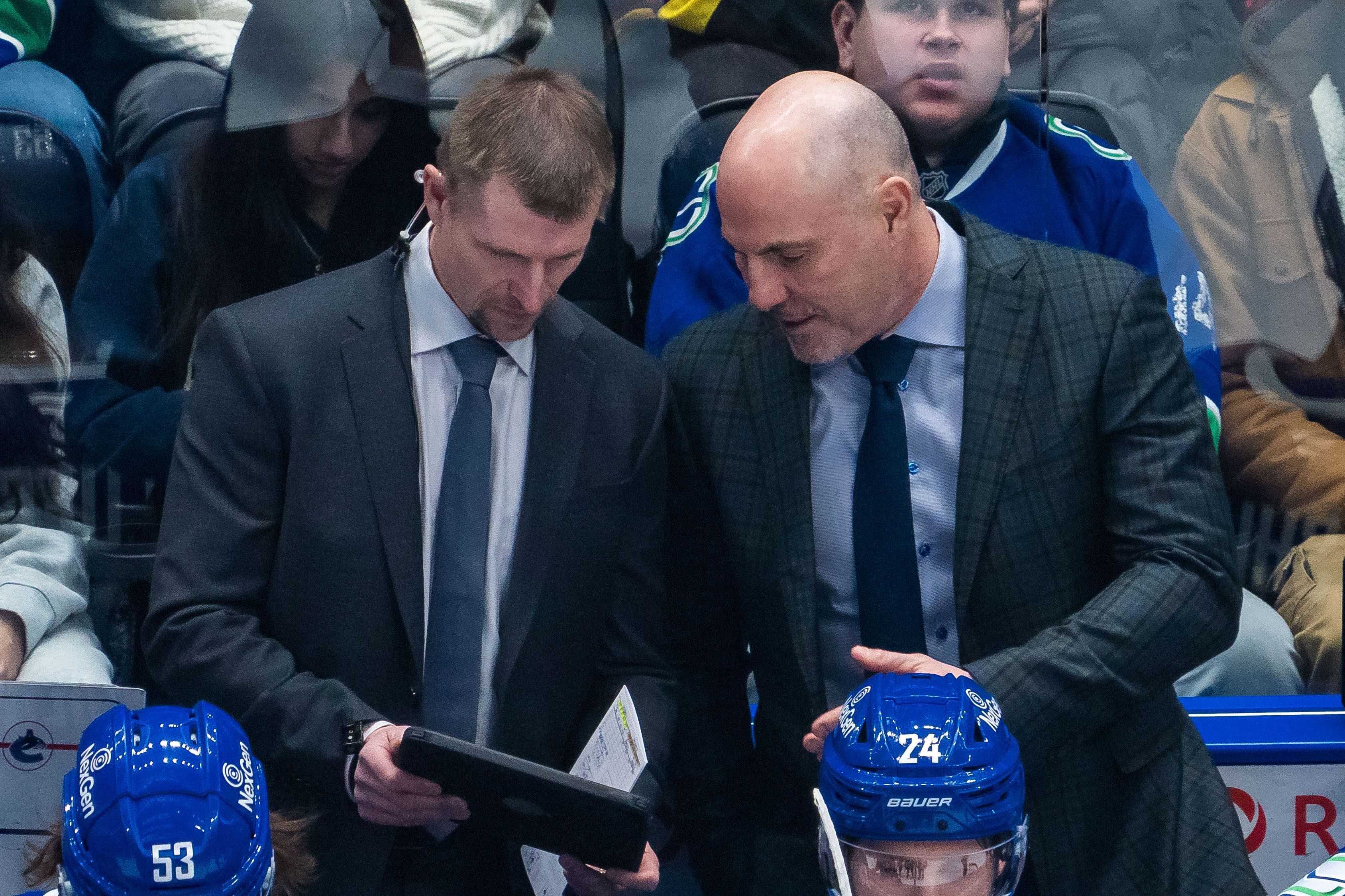 NHL: Colorado Avalanche at Vancouver Canucks - Source: Imagn