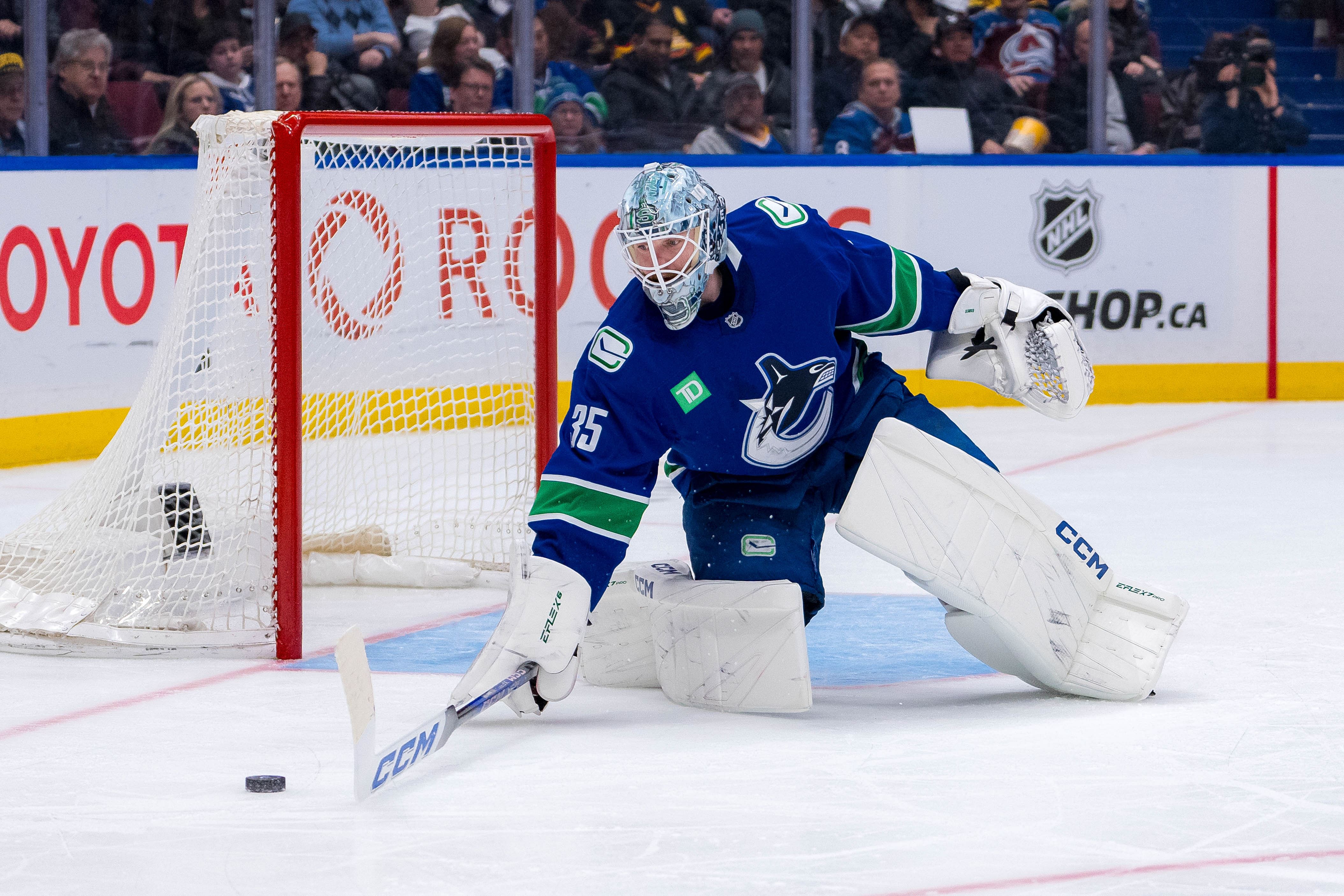 NHL: Colorado Avalanche at Vancouver Canucks - Source: Imagn