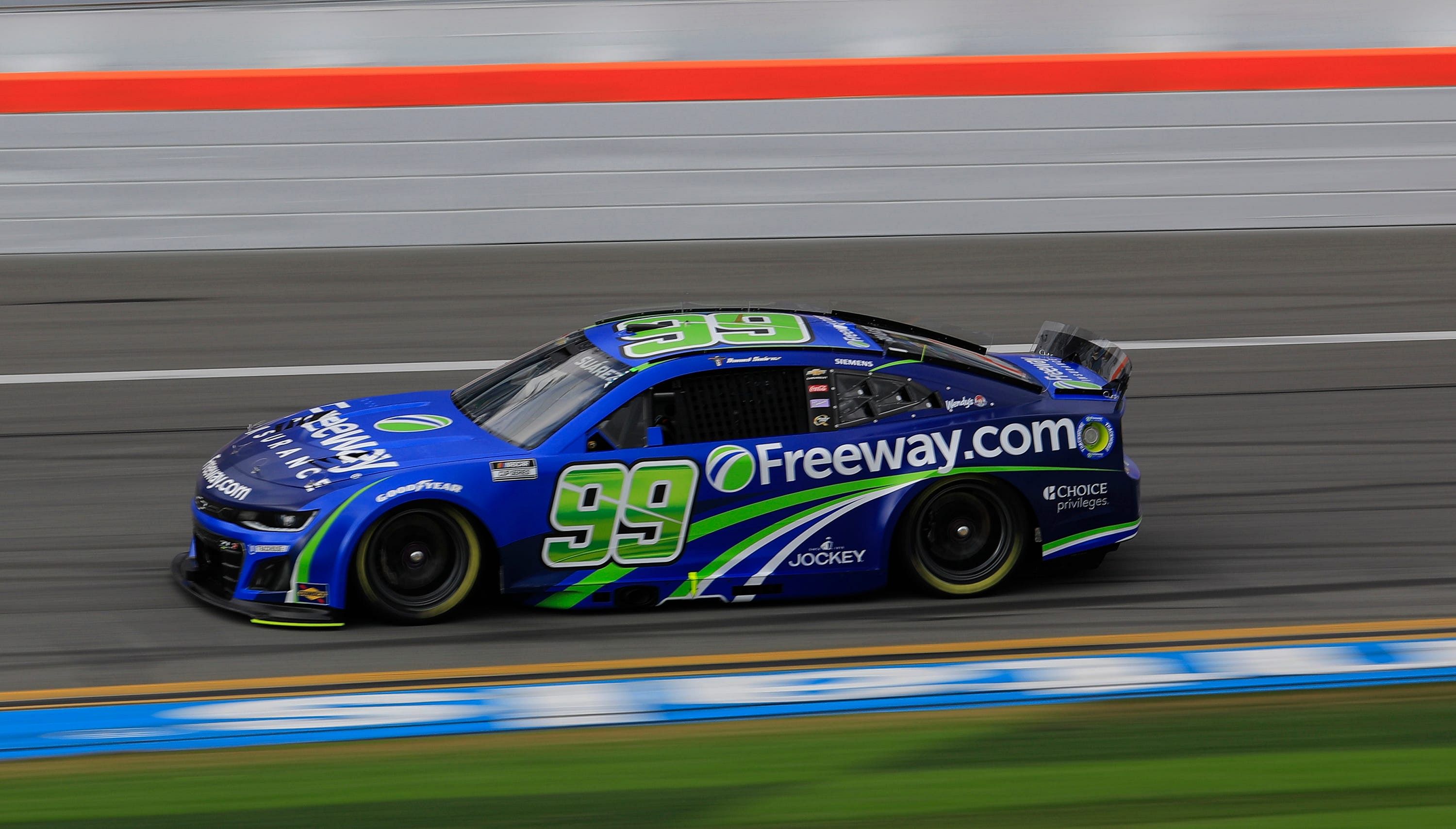 Daniel Suarez No.99 speeds through the tri-oval during the final NASCAR Cup Series practice on Saturday, Feb.15,2025 - Source: Imagn