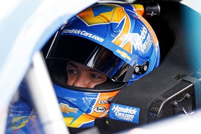 Denny Hamlin exposes Kyle Larson's 'vulnerability' that prevented the fall of Kyle Busch's untouched legacy