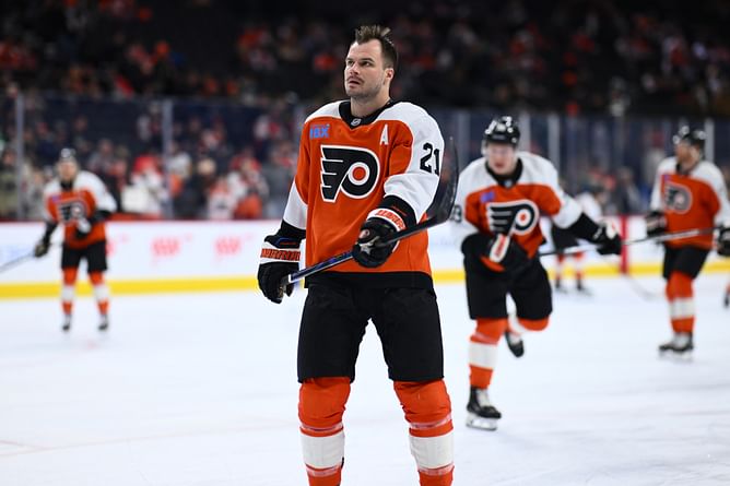 "We want Brad Marchand" "Another mediocre bottom 6 player": NHL fans react as Scott Laughton 'finally' gets traded to Toronto Maple Leafs