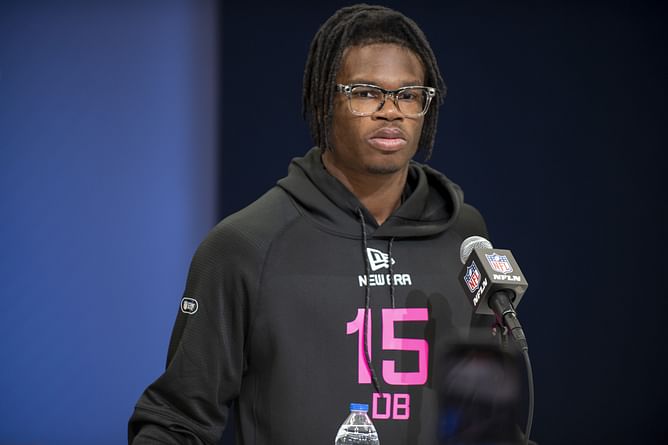 “Says a lot about the young man”: Former NFL QB hails Travis Hunter as Titans & Browns give opposite takes on him playing 2 ways in the NFL