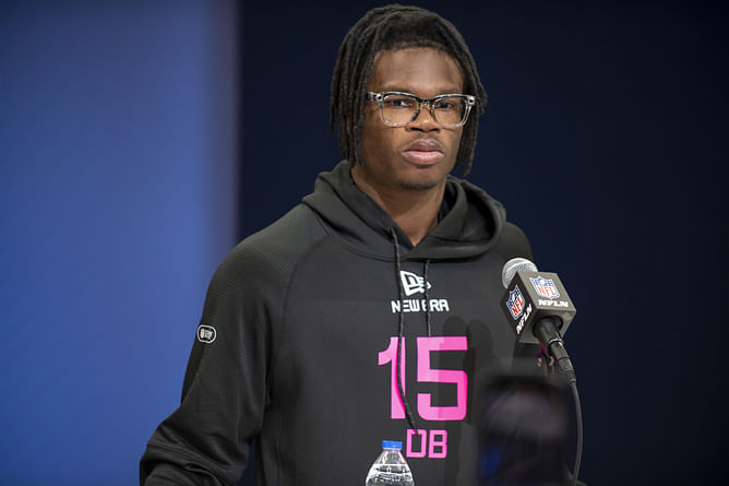 WATCH: Heisman Winner Travis Hunter goes out of his way to thank US Army Personnel in latest Vlog