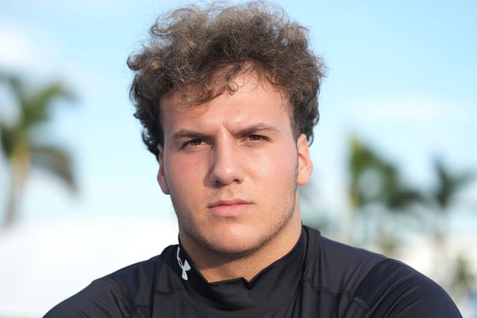 "Back to New York" "UNC": CFB fans react as elite IMG Academy DL Preston Carey sits with more than 50 college offers