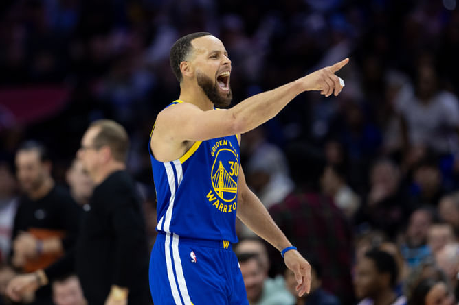 Steph Curry drops 2-word reaction after Adam Sandler pulls up to Oscars in Warriors superstar's sneakers