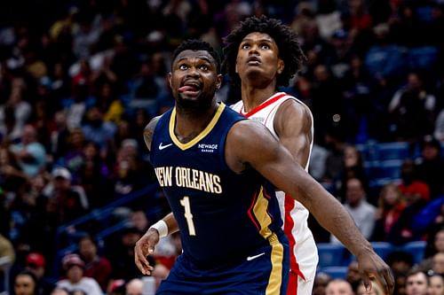 New Orleans Pelicans forward Zion Williamson and Houston Rockets forward Amen Thompson fight for position at Smoothie King Center. Photo Credit: Imagn