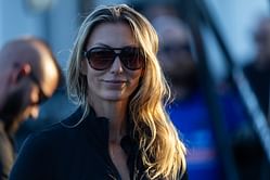 "Tony Stewart is a lucky man", "Goddess": Fans can’t get enough of Leah Pruett’s latest captivating photo