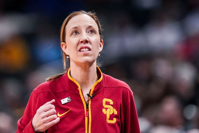 "She's so scared of UConn": Fans make fun of Lindsay Gottlieb for feeling "disrespected" as a No. 1 seed in NCAA tournament