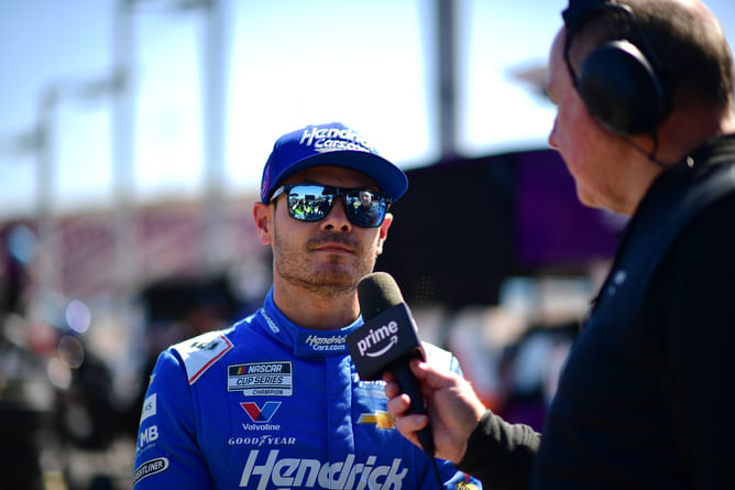 Kyle Larson makes his feelings crystal clear on JGR rival potentially tying Jimmie Johnson’s record: “It doesn’t bother me; it’ll get annoying”