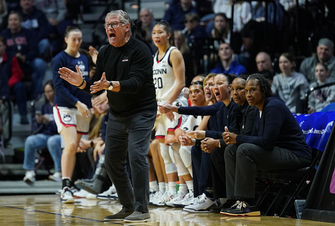 "I think Sarah Strong should've got it": Geno Auriemma playfully ditches Paige Bueckers' MOP after Big East title win