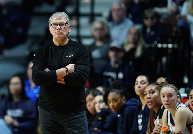 UConn's Geno Auriemma drops blunt response to major factor in dominant win over Dawn Staley's South Carolina