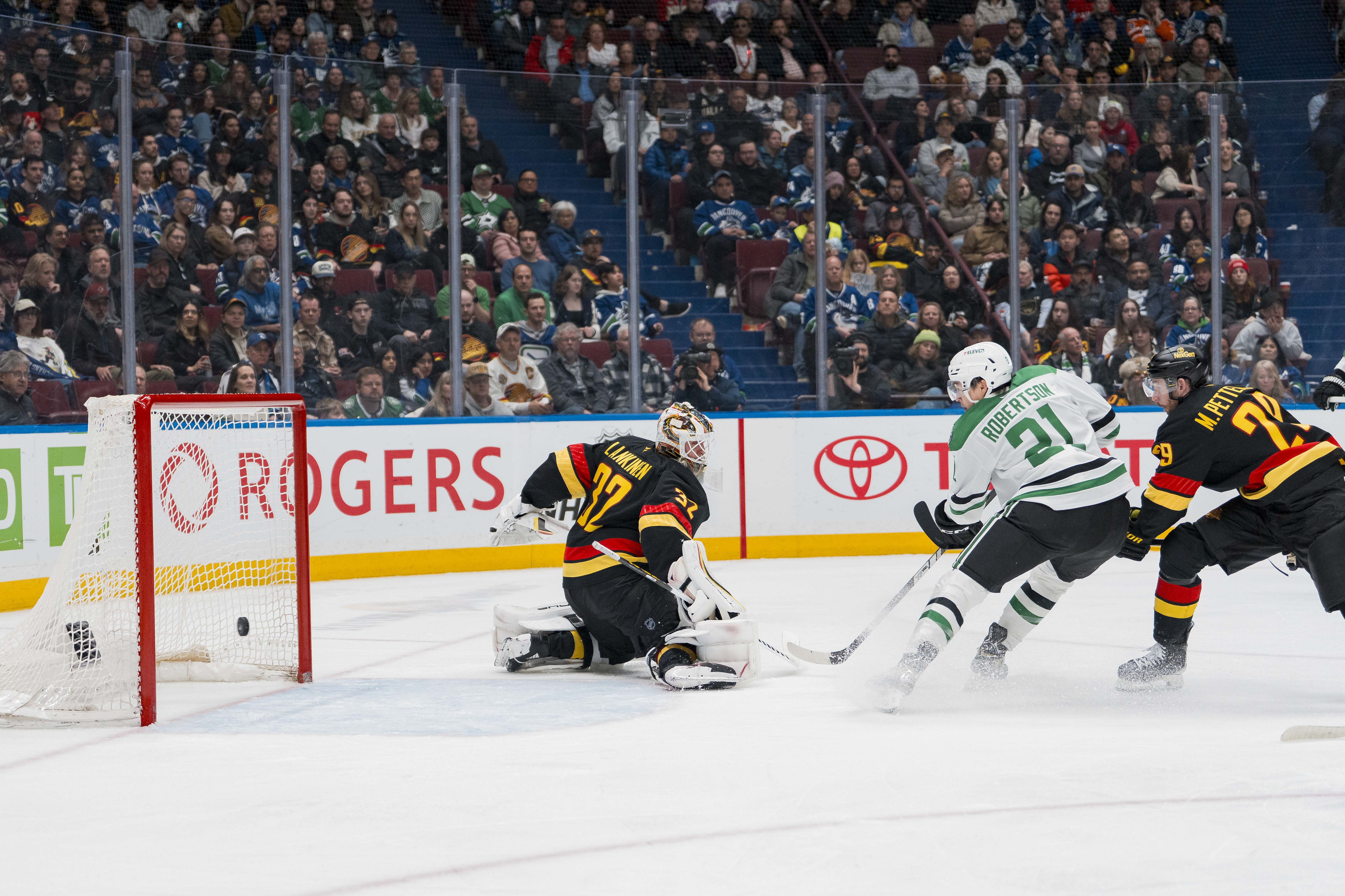 NHL: Dallas Stars at Vancouver Canucks - Source: Imagn