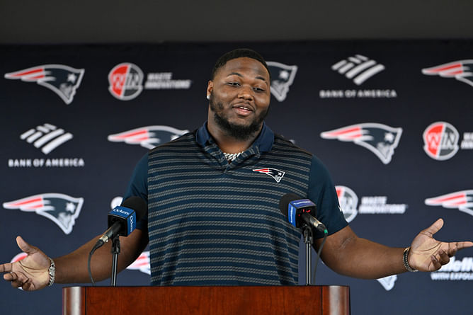 “Want to play him a little bit more” - Mike Vrabel sets record straight on Patriots’ $104,000,000 free agency signing