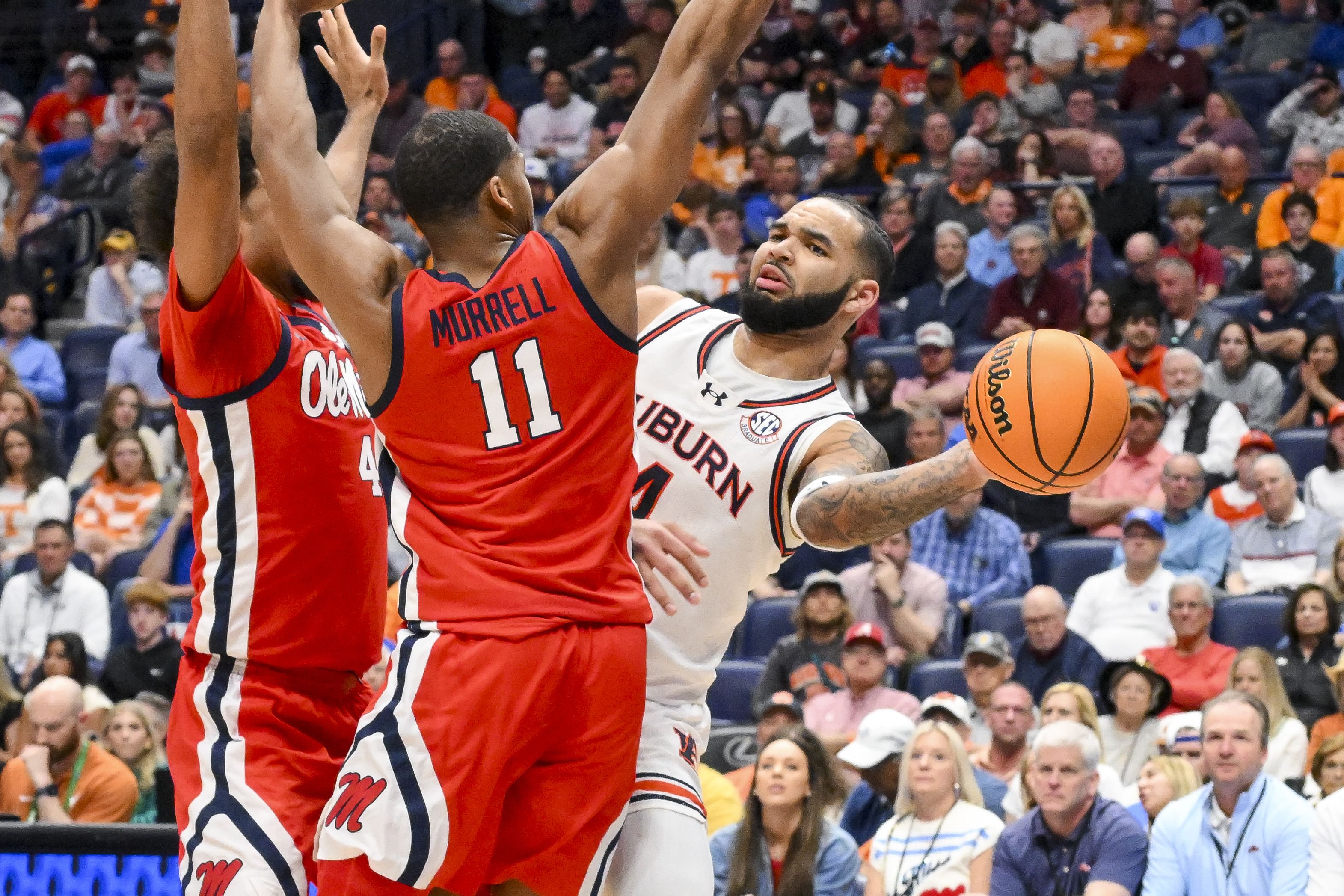 Johni Broome ended up with a double-double against Ole Miss. - Source: Imagn