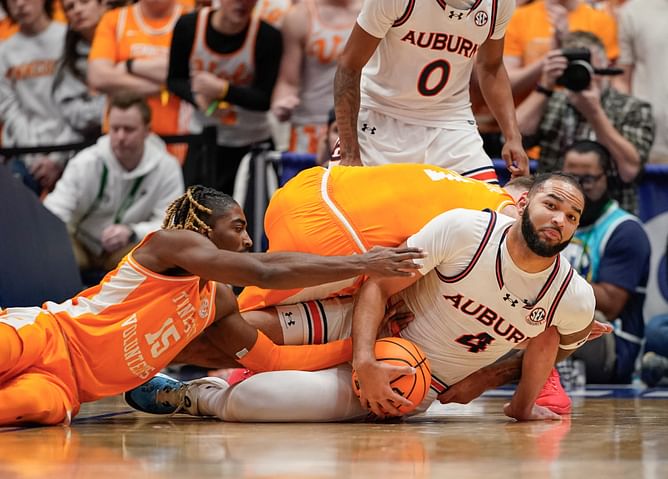 "30 yrs old and won’t make an NBA roster": College hoops fans ruthlessly troll Auburn's Johni Broome after loss vs Tennessee