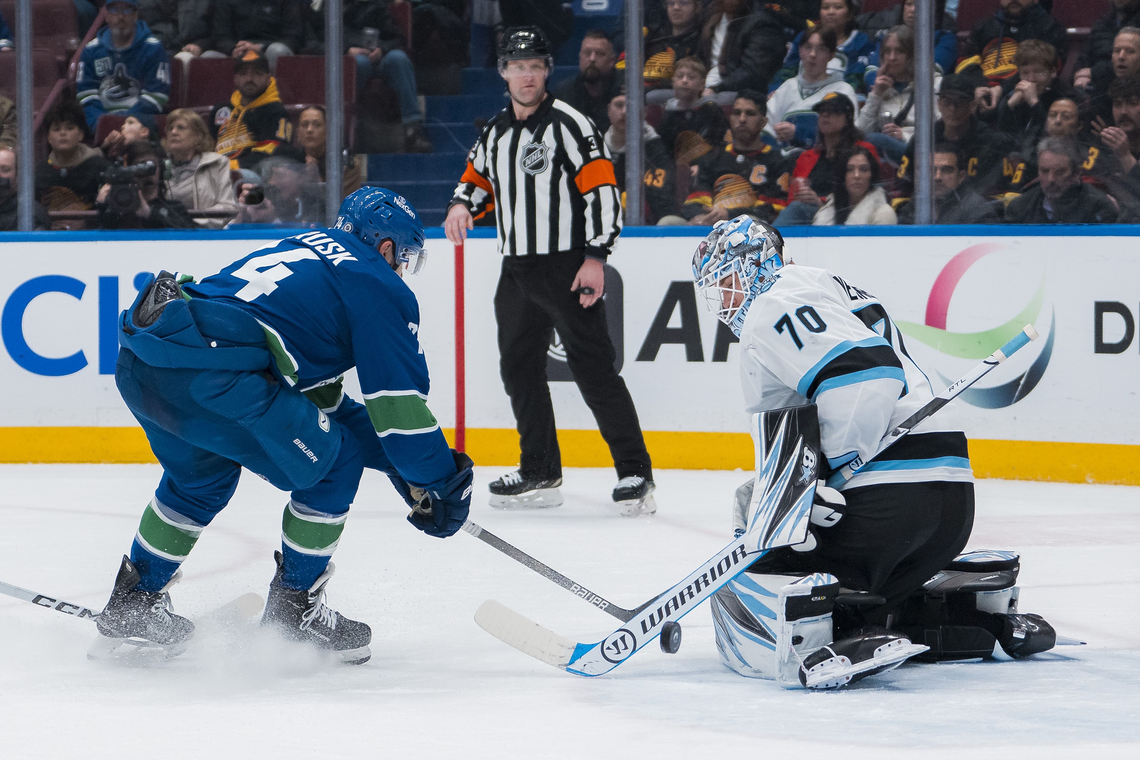 NHL: Utah at Vancouver Canucks - Source: Imagn